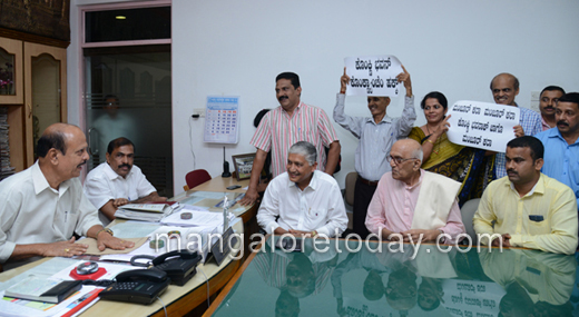 KSA submit memorandum to Mayor seeking community hall